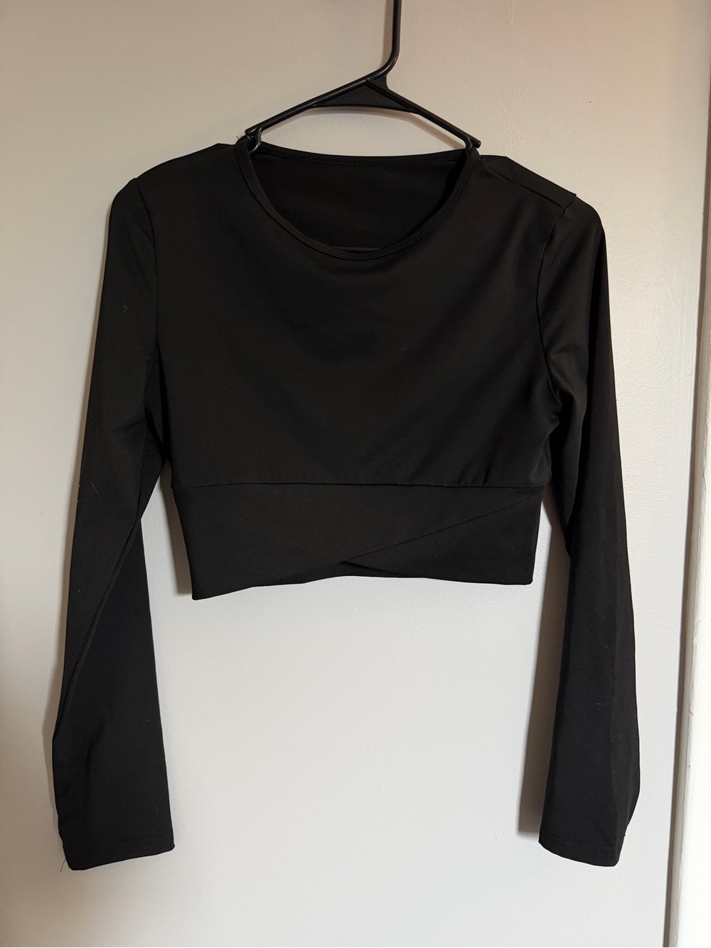 SHEIN Black Long-Sleeve Cropped Crossover Top